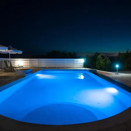 Oniros By Prestige Bookings *