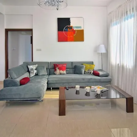 Villa Oniros By Prestige Bookings *