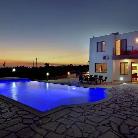 Oniros By Prestige Bookings * Peyia